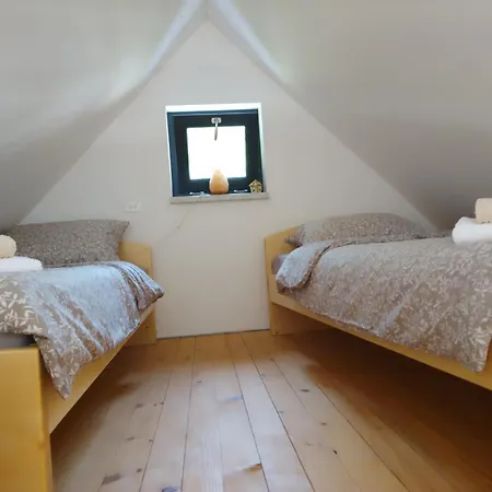 Apartma Jezero Διαμέρισμα Grahovo